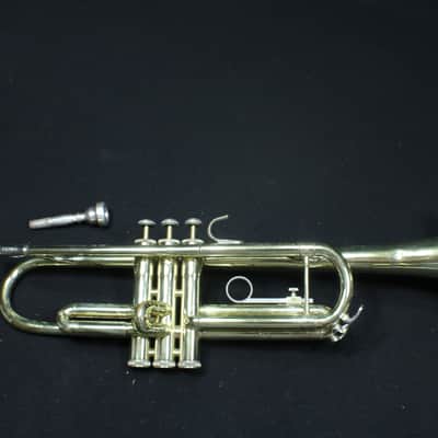 A Bach TR 300 Bb Trumpet in it's Original Case Real Nice # 25 T image 2