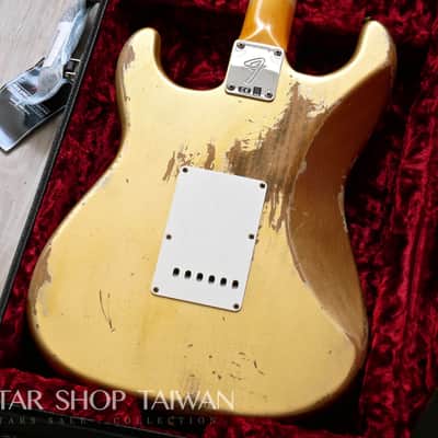 2021 Fender Custom Shop 1969 Stratocaster Heavy Relic HSS-Aztec Gold. image 17