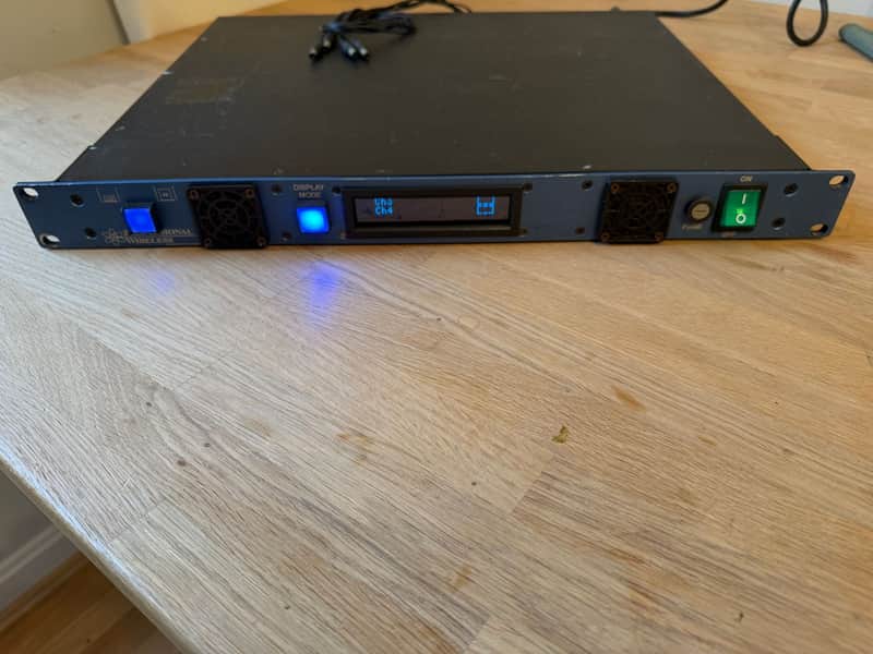 Professional Wireless Systems PWS GX-4 IEM Antenna Combiner Bild 1