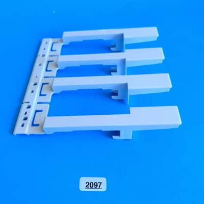 NOVATION LAUNCHKEY 25 MK3 Midi Keyboard Part: 4-Key Set White Keys [C-E-G-B] image 3