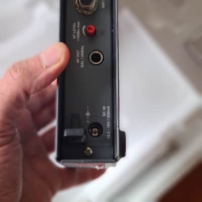 Sennheiser 🎤 Sennheiser Diversity Receiver EM 100 + Sennheiser SKM100 Handheld Transmitter – 786–822 MHz image 16