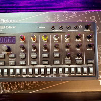 Roland T-8 AIRA Compact Beat Machine image 3