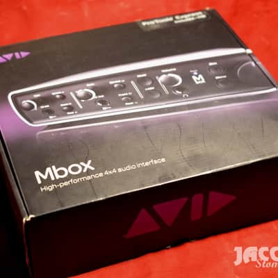 Avid MBox 4x4 Audio Interface carte son image 4