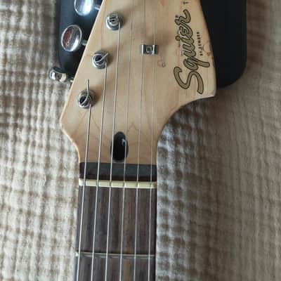 Squier Paranormal Toronado 2021 - Present - 3-Color Sunburst image 10