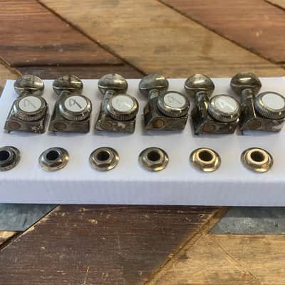 Real Life Relics Fender® Aged American Deluxe Locking Tuners With Vintage Buttons (Fender® 0990818500    [F1] image 3