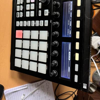 Native Instruments Maschine MKII 2010s - Black image 4