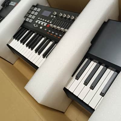 Akai MPK88