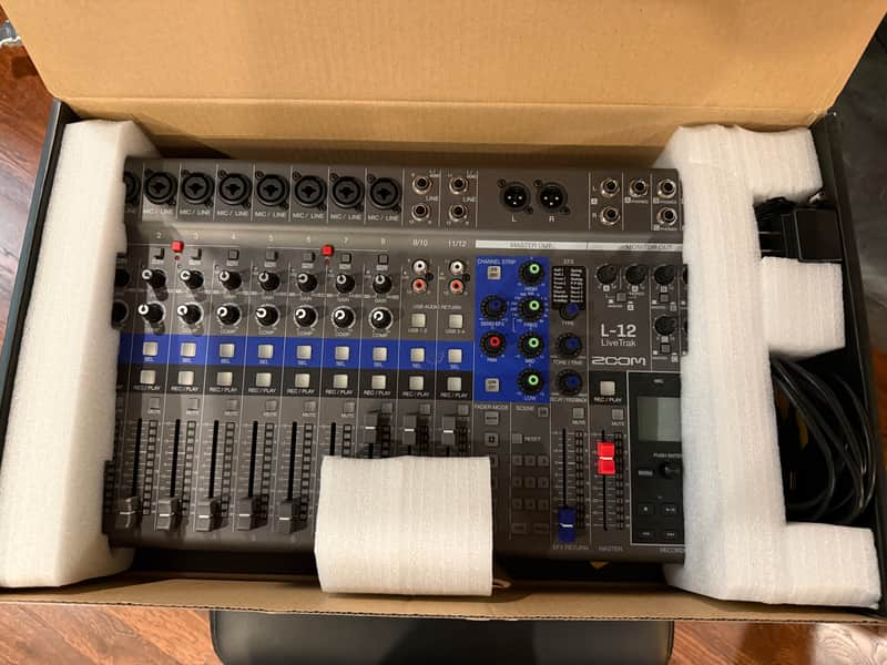 Zoom LiveTrak L-12 Digital Mixer / Recorder 2010s - Grey / Blue image 1