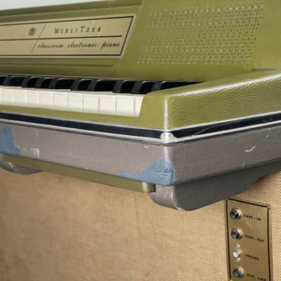 Wurlitzer 214VA Avocado Green Electric Piano image 11