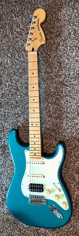 2015 Fender Deluxe Lone Star  hss Stratocaster, Maple Fingerboard, Ocean Turquoise electric guitar
