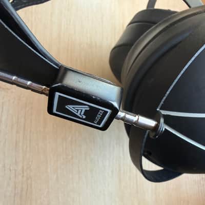 Audeze LCD-2 Closed-Back 2019 - Matte Carbon image 6