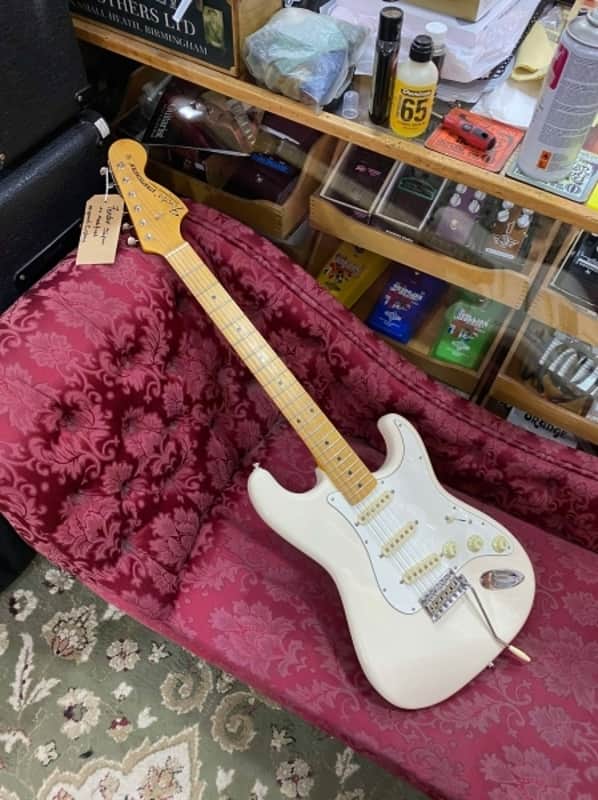 Fender JV Modified '60s Stratocaster 2022 - 2024 - Olympic White