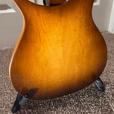 Rickenbacker 1979 320 - Autumnglo image 5
