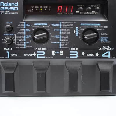 Roland GR-30 Guitar Synthesizer With Power Supply Guitar Effect Pedal AK93946 image 3