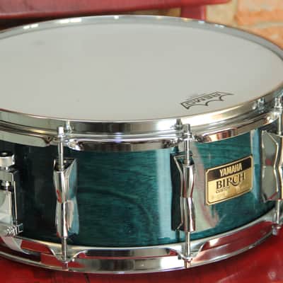 Yamaha Birch Custom 5.5x14 snare drum - Turquoise image 8