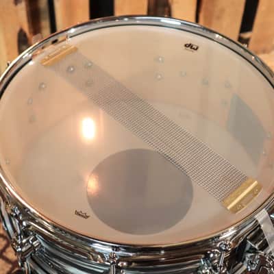 DW Performance Pewter Oyster Snare Drum - 5.5x14 image 5