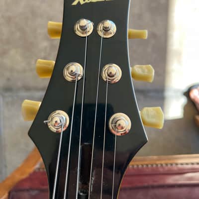 Robin Avalon Deluxe 2009 Metallic Gold image 14