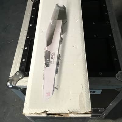 Akai EWI4000S 2005 - Present Black image 3
