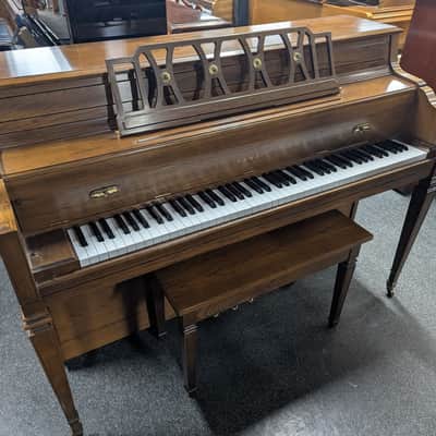 Kawai Piano 42" Console SN 49135 - walnut image 2