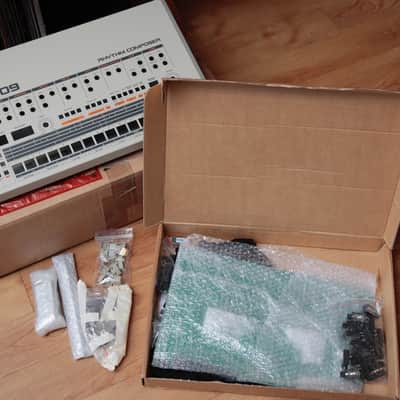 Dinsync RE-909 Drum Machine Kit with Case TR-909 Clone image 2