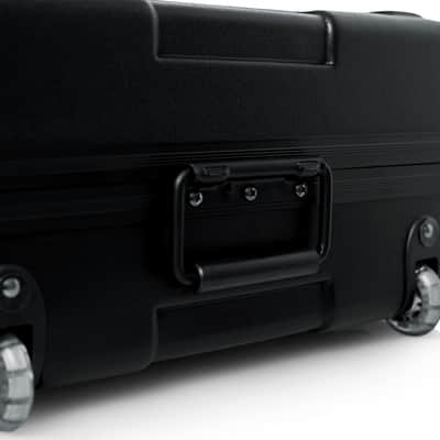 Gator GTSA-KEY88 TSA ATA Molded 88-Note Keyboard Case W/ Wheels image 2
