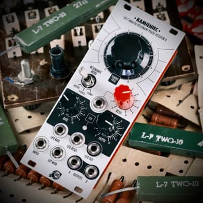 *New-in-Box* Xaoc Devices Kamieniec II (Version 2) Fully Analog Resonant Phase Rotator (Phaser) - Inspired by Iconic 1970s Phaser Effect Units - Made in Poland 🇵🇱 image 3