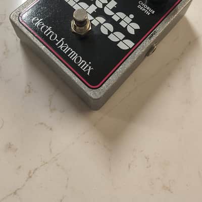 Electro-Harmonix Stereo Electric Mistress Flanger / Chorus 2007 - Present Black / Pink image 2