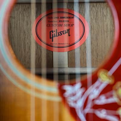 Gibson Custom Shop Historic 1960 Hummingbird with Fixed Bridge from 2021 in Heritage Cherry Sunburst with original case image 5