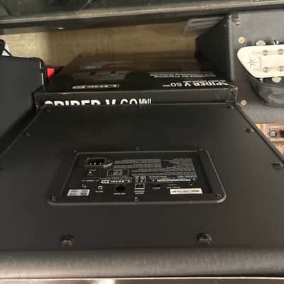 Line 6 Spider V 60 60-Watt 1x10" Digital Modeling Guitar Combo 2016 - 2018 - Black image 4