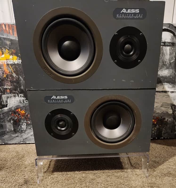 Alesis Alesis Monitor One speakers 90 - Wood | Reverb Alesis Alesis Monitor One speakers 90 - Wood | Reverb