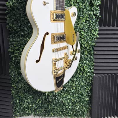 Gretsch G5655TG Electromatic Center Block Jr. Single Cutaway with Gold Hardware 2019 Snow Crest White image 4