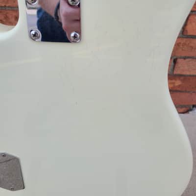 Ernie Ball Music Man Classic StingRay 5 White with Official Case image 8