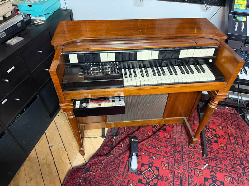 Hammond S6 Organ