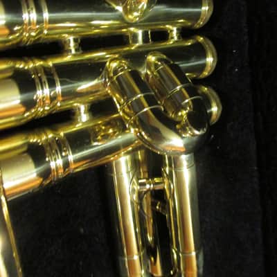 Conn 22b 1962-63 - brass image 3