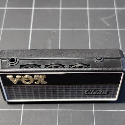 Vox amPlug 2 Clean Battery-Powered Guitar Headphone Amplifier 2017 - Present - Black / Silver image 4