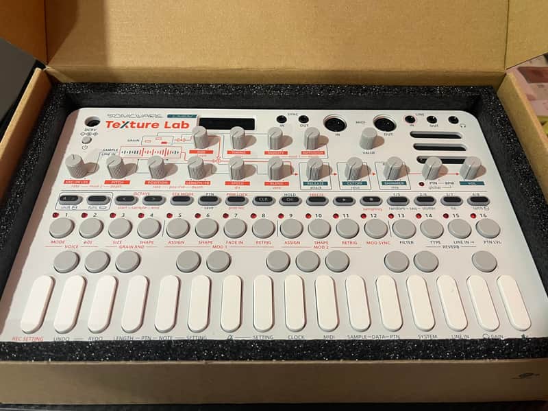 Sonicware Liven Texture Lab 27-Key Sampling Groovebox 2023 - Present - Silver image 1