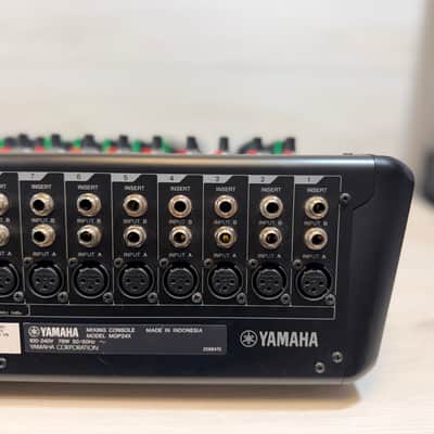 Yamaha MGP24X 24-Channel Analog Mixing Console w/ Rolling Hard Case & Manual 2013 image 12