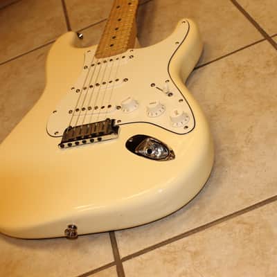 Fender Stratocaster 2006-2007 Cream Colored Made in USA Electric Guitar image 8