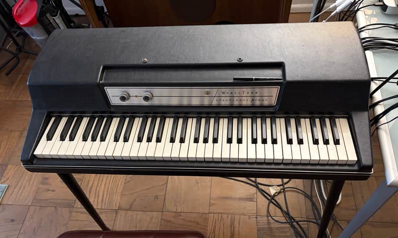 Wurlitzer  200A 1974 - Black image 1