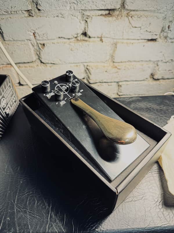 Gamechanger Audio Plus Sustain Pedal