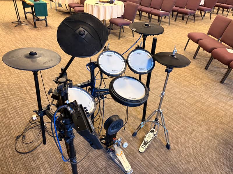 Roland TD-17 V-Drum Kit with Mesh Pads & extras image 1