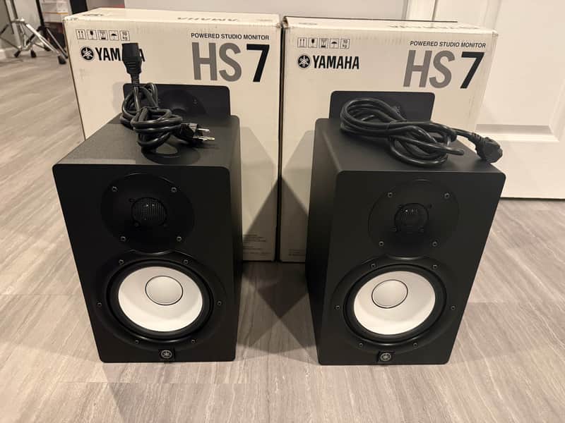 Yamaha HS7 6.5" Powered Studio Monitor (Pair) image 1