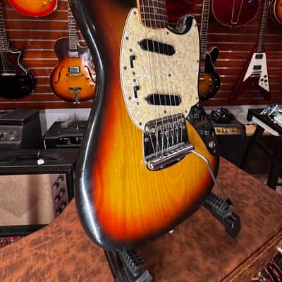 Fender Mustang Guitar with Rosewood Fretboard 1972 - 1978 - Sunburst image 2