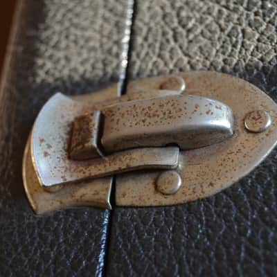 Fender hardshell guitar case for 1972-1977 Stratocaster + Telecaster, with Vintage 1970s mojo! image 14