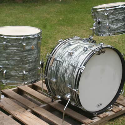 one owner 1966 Ludwig 13,16,22 in Sky blue pearl image 2