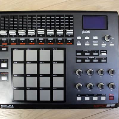 AKAI Professional MPD32 USB/Midi MPC Drum Pad Controller Unit - With USB Cable & Disc Bild 5