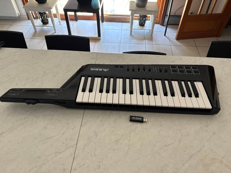 Alesis Vortex 2 Wireless Keytar USB/MIDI Controller 2010s - Black image 1