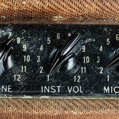 1959 Fender Deluxe 5E3 Narrow Panel 15-Watt 1x12 tweed image 11