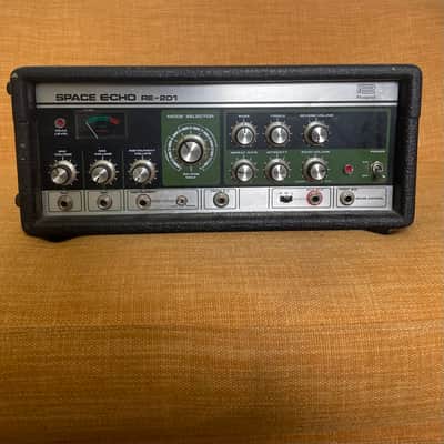 Roland RE-201 Space Echo Tape Delay / Reverb 1974 - 1988 - Black