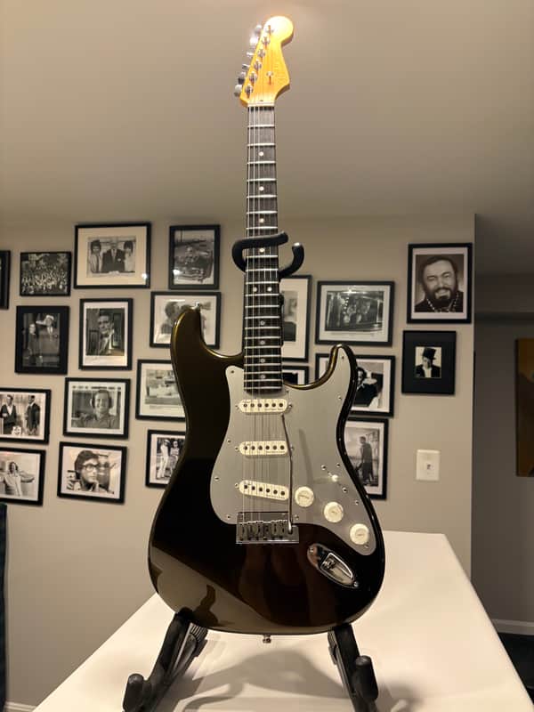 Fender American Ultra II Stratocaster with Ebony Fretboard 2024 - Present - Texas Tea image 1